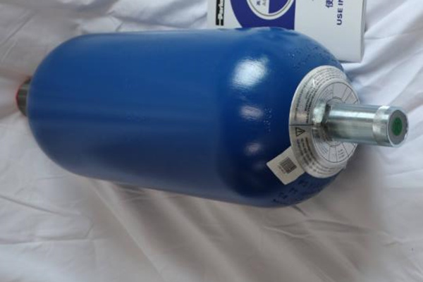 蓄能器的結(jié)構(gòu)類型、作用、安裝以及選用要點(diǎn)